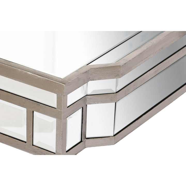 Nahaufnahme ESPRIT Tischdekoration mit Spiegel und Holz - homely Family Shop