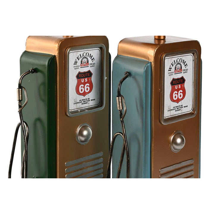 Bunte Bordüren im ESPRIT Vintage-Design, Metallbuchstützen im Stil von Route 66 Zapfsäulen.