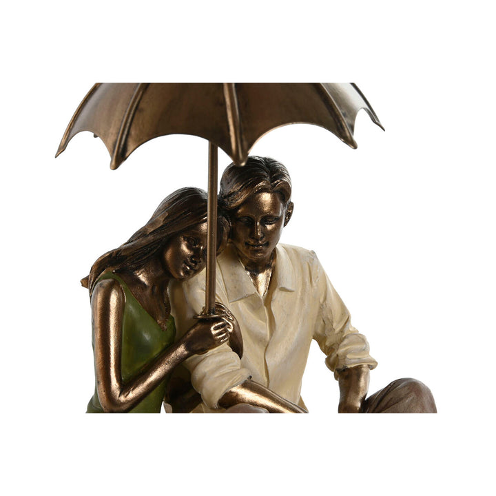 Goldene Deko-Figur eines Ehepaars mit Regenschirm. Grüne Akzente und detailreiche Verarbeitung.
