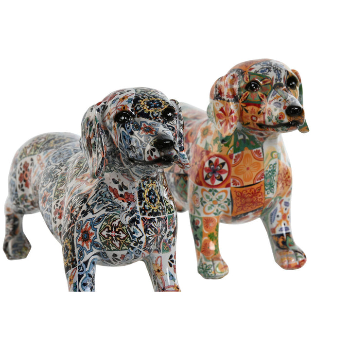 Bunte Deko-Figuren: Hunde im mediterranen Stil. Farbenfrohes Patchwork-Design, 21 x 6 x 12 cm.