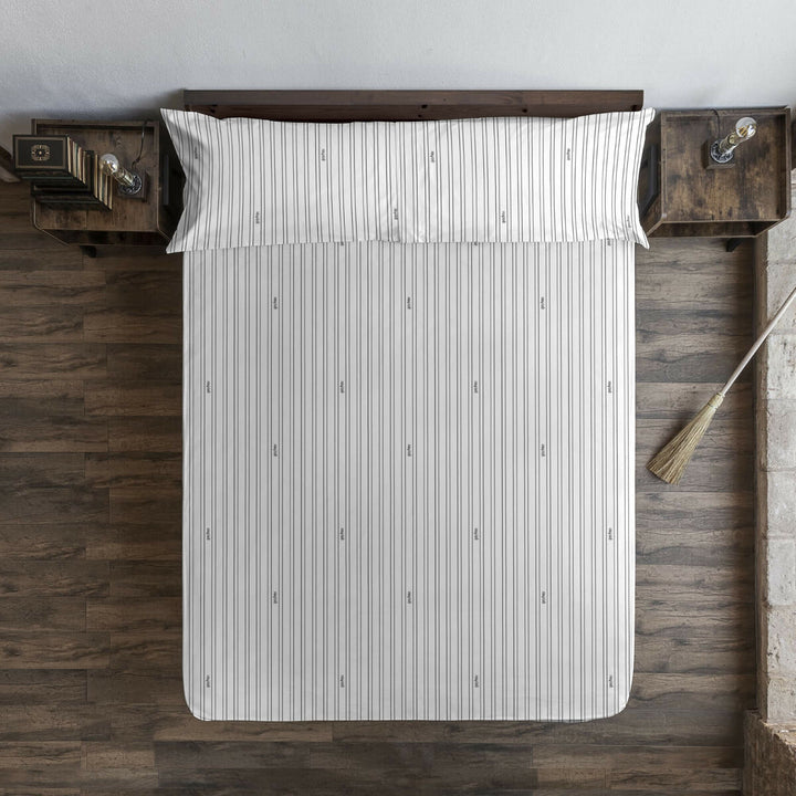 Weißes Harry Potter Bettlaken mit anthrazitgrauen Streifen für Doppelmatratze.