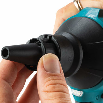 Makita DAS180Z Luftkompressor mit schwarzer Düse und handlicher Bauform in Türkis und Schwarz.