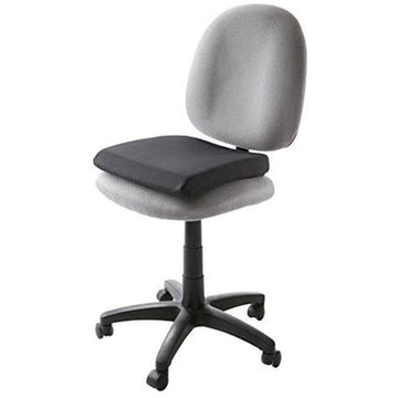 Schwarzes Kissen Piqueras y Crespo 82024 auf Bürostuhl. Bequeme Sitzgelegenheit.