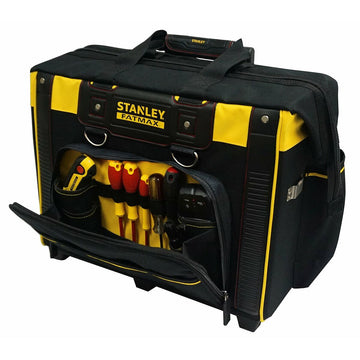 Große, schwarze Stanley Trolley-Tasche mit gelben Akzenten und Werkzeugen in der geöffneten Tasche.