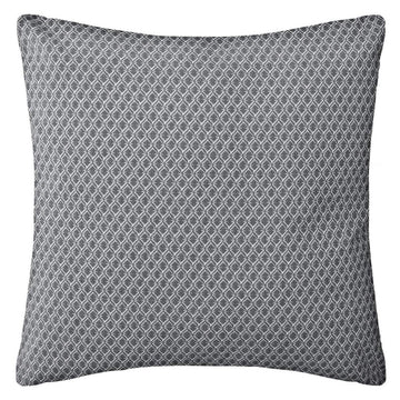 Graues Baumwoll Kissen mit geometrischem Muster für Wohnambiente.