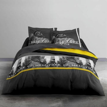 Schwarze Doppelbettwäsche mit New York Motiven. Bettwäsche-Set mit Freiheitsstatue und gelbem Akzent.