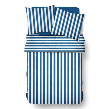 Blau gestreifter Bettdeckenbezug mit Kissenbezügen im Summer Stripes Design.
