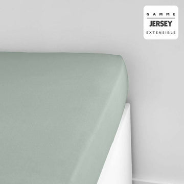 Hellgrünes Jersey Spannbetttuch 140x190 cm. Glatte Textur und extensible für bequemen Sitz.