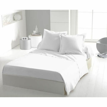 Weißes HOME LINGE PASSION Bettwäsche-Set King Size mit flachem Laken im Schlafzimmer.
