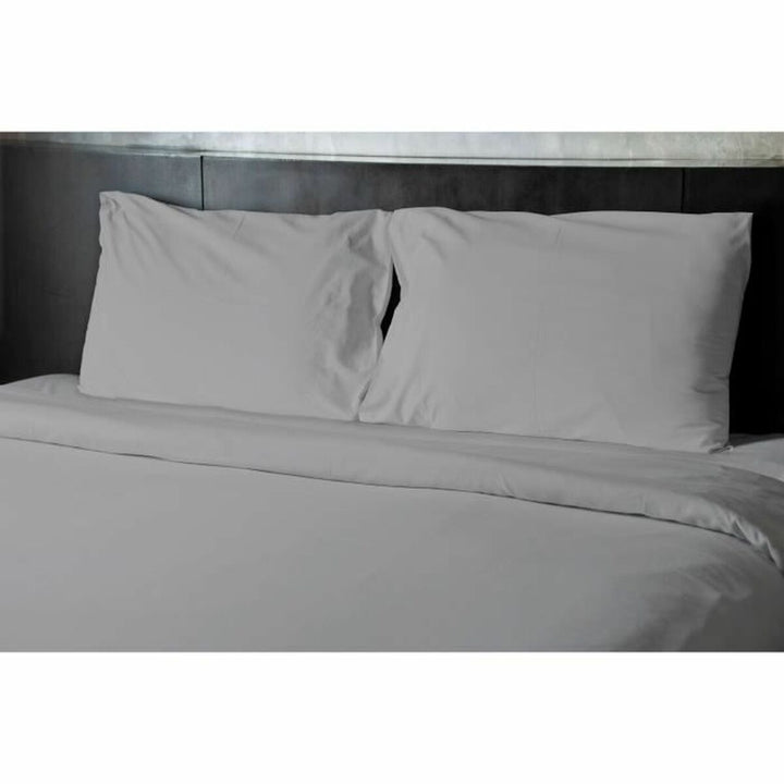 Graues HOME LINGE PASSION Bettwäsche-Set mit Kissenbezügen und Spannbettlaken in King-Size.