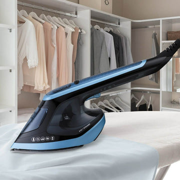 Feel Maestro Dampfreiniger MR-315C. Handlicher Textildampfer mit blauem Akzent und Wassertank.