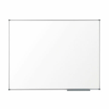 Weiße Nobo Magnettafel mit Aluminium Rahmen und Stiftablage aus Stahl.