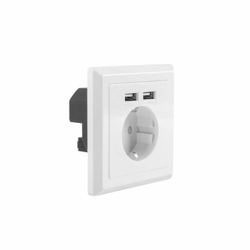 Weißer Netzstecker mit USB-Anschlüssen für einfache Geräteaufladung.