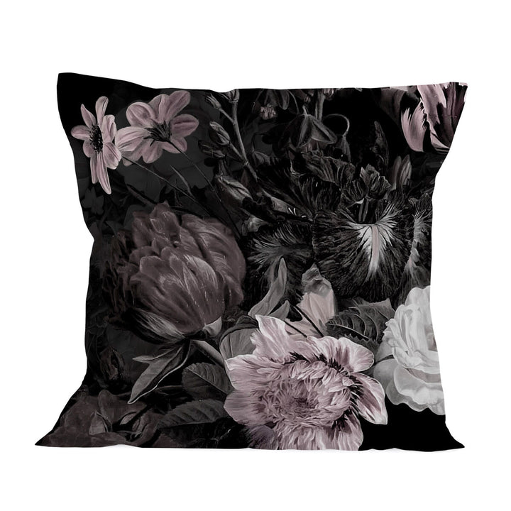 Bunter HappyFriday Kissenbezug Onyx, florales Rosen Muster auf dunklem Grund.
