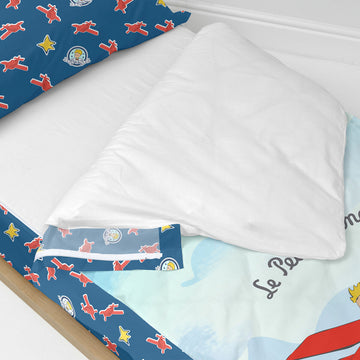 HappyFriday Le Petit Prince Bettbezug mit bunter Flugzeug- und Stern-Musterung, inklusive Füllung.