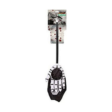 Schwarze Halloween Deko mit Totenkopf Hand und Trick or Treat Tasche.