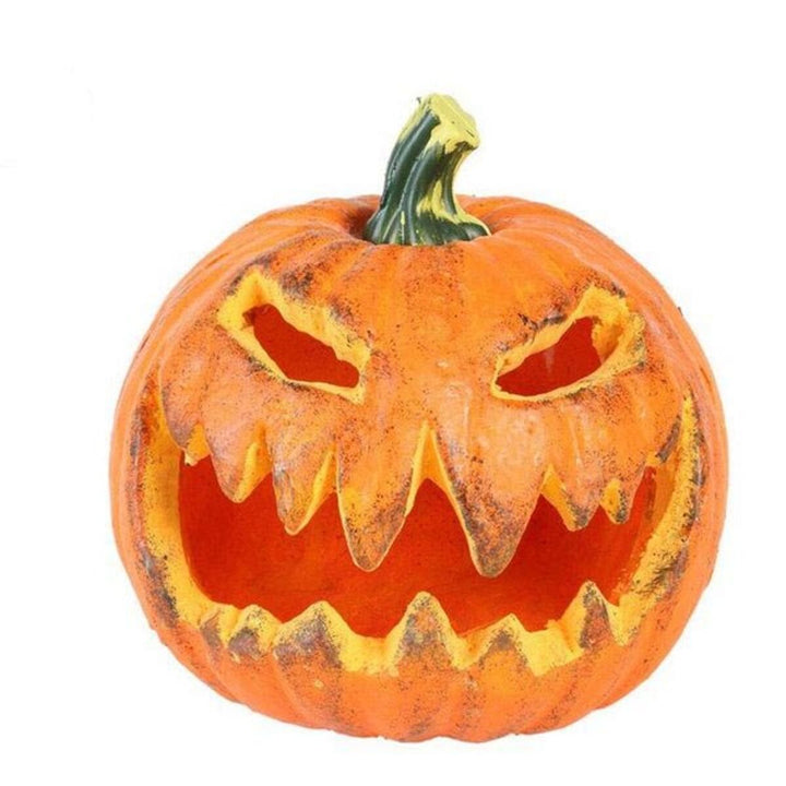 Orange Deko-Figur Kürbis mit geschnitztem Gesicht für Halloween Dekoration.