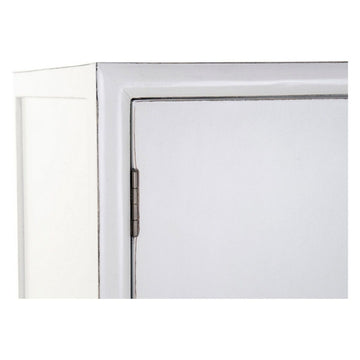 Detailaufnahme vom weißen Metall Pappel Schrank von DKD Home - Homely Family Shop