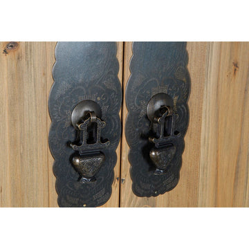 Nahaufnahme: DKD Home Dekor Schrank mit Metall Akzenten - homely Family Shop