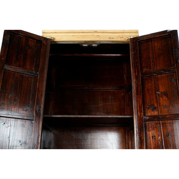 Innenansicht: DKD Home Deko Schrank aus Tanne und Metall - homely Family Shop