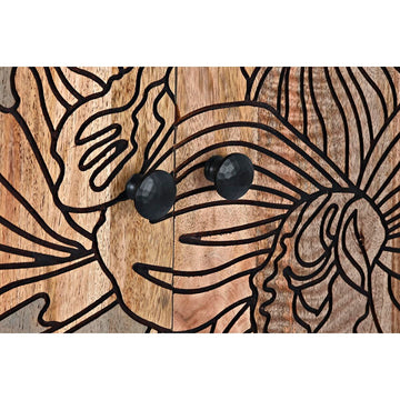 Detail der grauen Mango-Holz Anrichte mit floralem Design - homely Family Shop