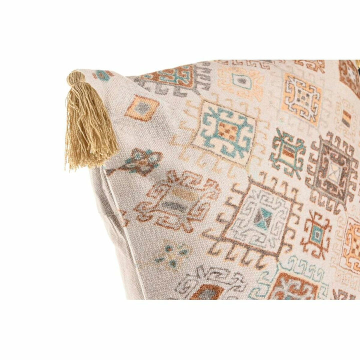 Beige Kissen mit Rhombusmuster und Quaste. Dekokissen für Wohnzimmer.
