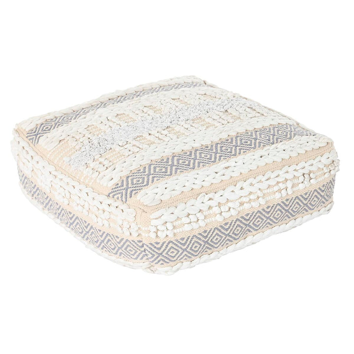 Weiß-graues Boden Kissen im Boho-Stil mit karriertem Muster und dekorativen Details.
