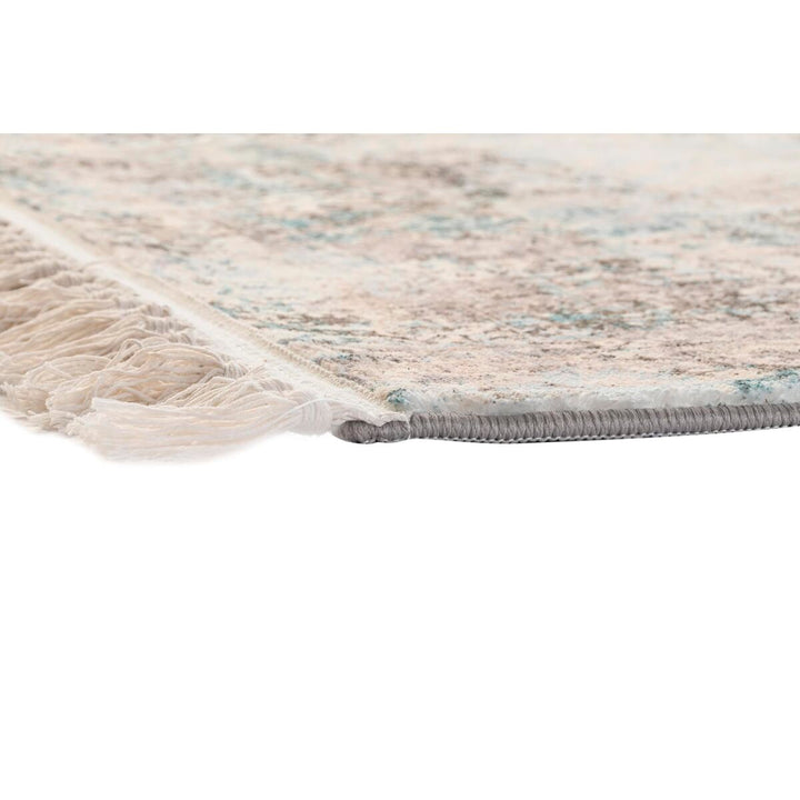 Detailansicht: Bunter Teppich im Araber Design mit Fransen. Abgenutzter Look.