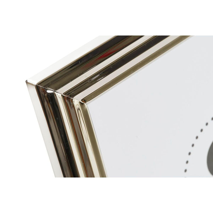 Silberfarbener Metall Fotorahmen im traditionellen Design. Glänzendes Finish.