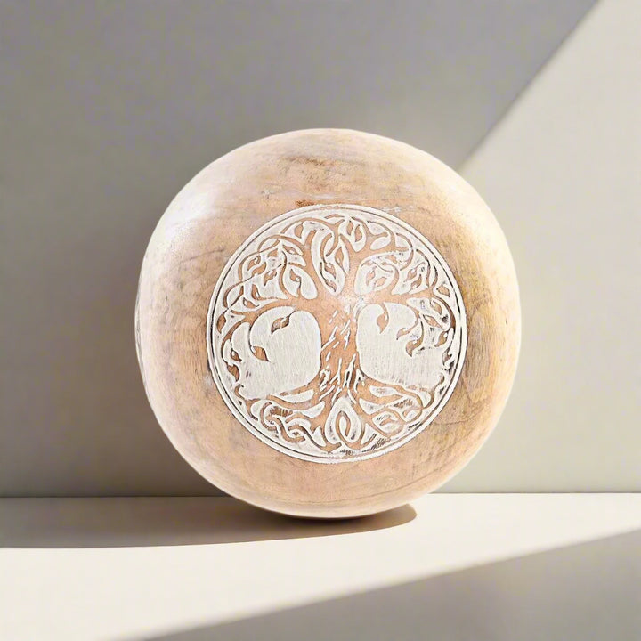 DKD Home Decor Kugel mit Baum Design, natürlich und weiß - homely Family Shop
