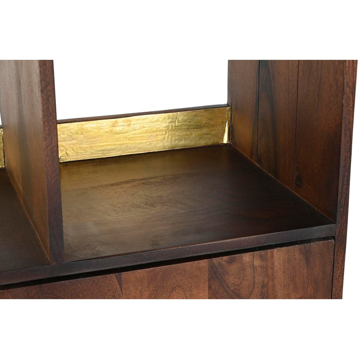 Nahaufnahme von DKD Home Decor Regal mit Mango-Holz und goldenem Detail - homely Family Shop