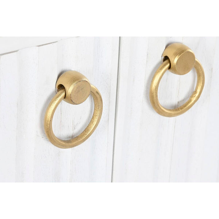 Nahaufnahme: weiße Anrichte mit goldenen Griffen - homely Family Shop