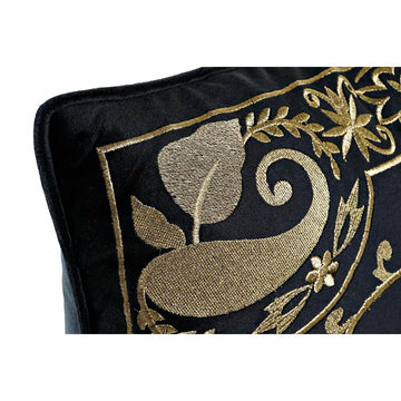 Nahaufnahme: Schwarzes Kissen mit goldfarbener arabischer Stickerei und floralen Mustern.