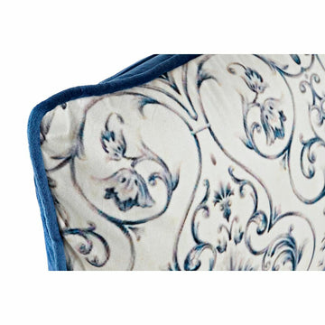Detailaufnahme: Blaues Kissen mit Blumenmuster und blauer Paspel für Dekor.