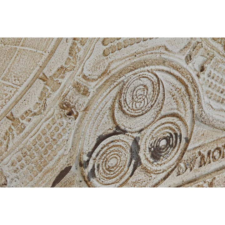 Detail der DKD Home Deko Wanddekoration mit Kreismuster im Neoklassischen Stil - homely Family Shop