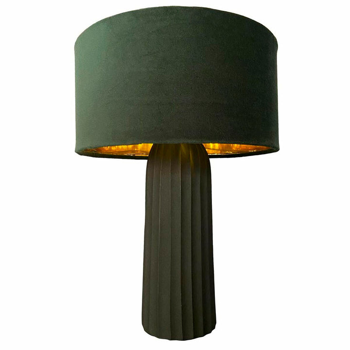 Grüne Samt Tischlampe mit Aluminiumfuß - Homely Family Shop