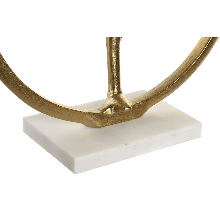 Goldene Yoga Deko-Figur auf weißem Sockel. Elegante Home Decor für Yoga-Fans.