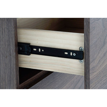 Detail der Schublade aus Nussbaumholz der braunen Anrichte - homely Family Shop