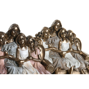 Rosa gold Deko-Figur zeigt Frauen und Mädchen. Elegante Heimdeko mit feinen Details.