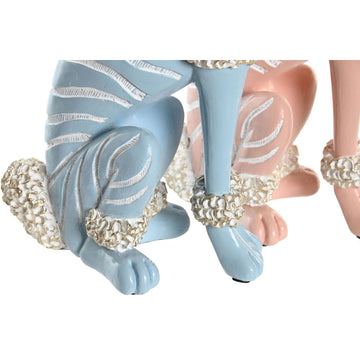 Detailaufnahme: Scandi Deko-Figuren in Blau und Rosa mit feinen Details. Home Decor!