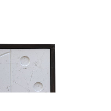 Detail der weißen DKD Home Decor Anrichte mit Holz und Metall - Homely Family Shop