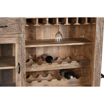 Detailaufnahme Barmöbel mit Flaschen und Gläser - homely Family Shop