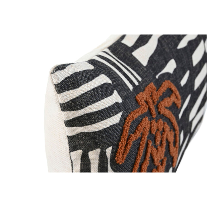 Dekoratives ESPRIT Home Kissen mit tropischer Palme und Streifenmuster.