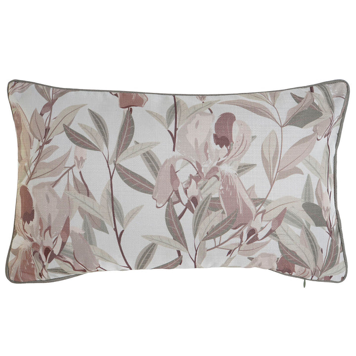 Gedrucktes Esprit Home Kissen mit Blumenmuster. Dekokissen mit floralem Muster in sanften Farben.