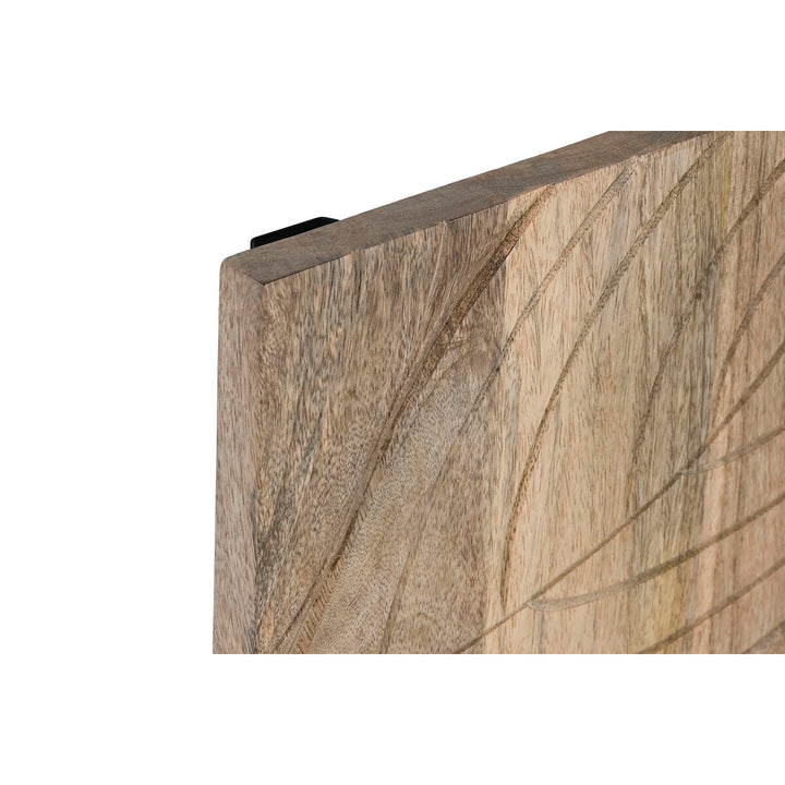 Moderne Wanddeko mit Pflanzenblatt-Motiv. Natürliche Holzmaserung.