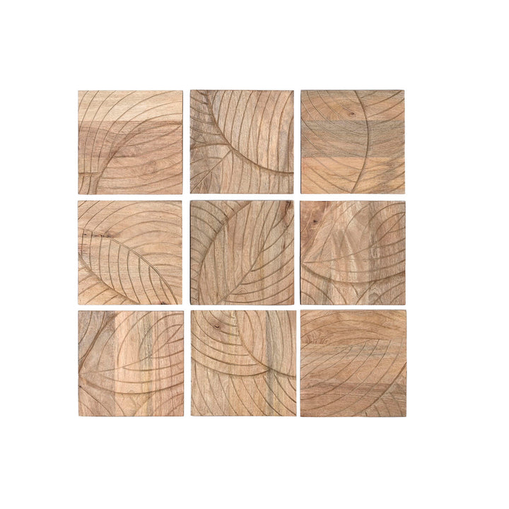 Natürliche Wanddekoration: 9 Holzstücke mit Blattmuster für ein modernes Ambiente.