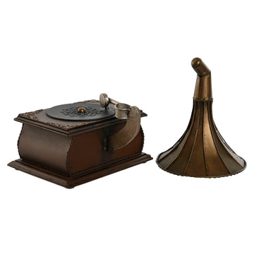 Bronze Deko-Figur im Vintage-Stil: Grammofon mit Lautsprecher. Antike Home Dekoration.
