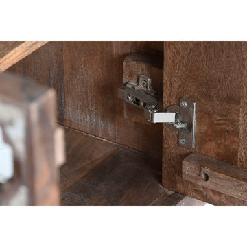 Detail der braunen Home ESPRIT Anrichte mit silberfarbenen Scharnieren - homely Family Shop