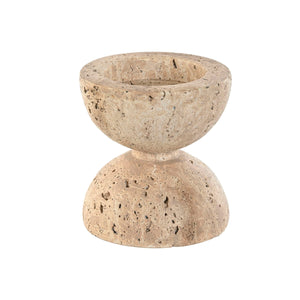 Beige Kerzenschale aus Magnesium im Home ESPRIT Design mit poröser Oberfläche.