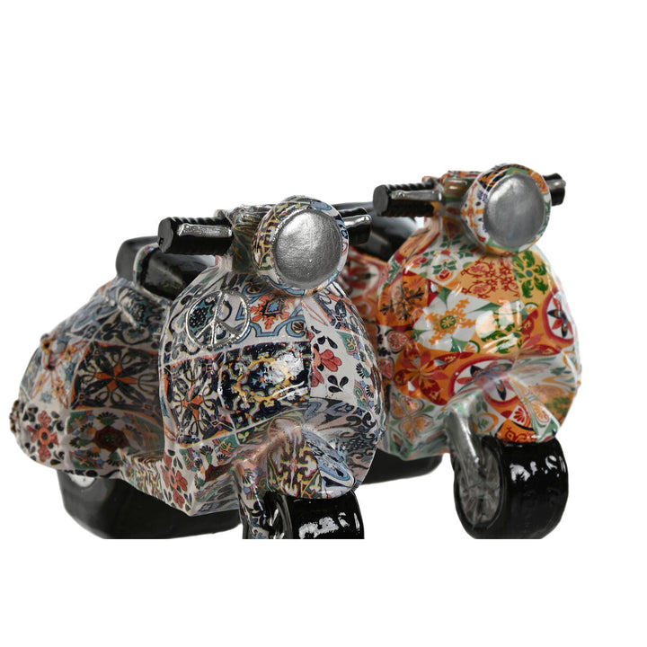 Bunte Deko-Figur: Mediterraner Scooter mit detailreichen Fliesenmuster und silbernen Scheinwerfern.